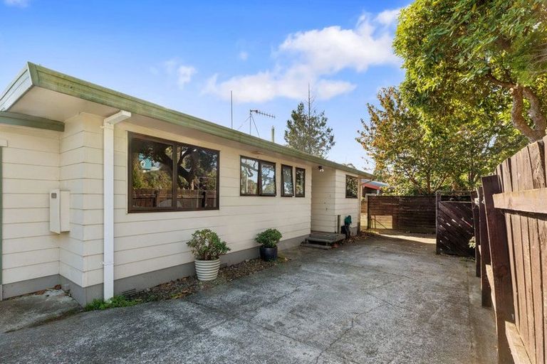 Photo of property in 59 Welcome Bay Road, Welcome Bay, Tauranga, 3112