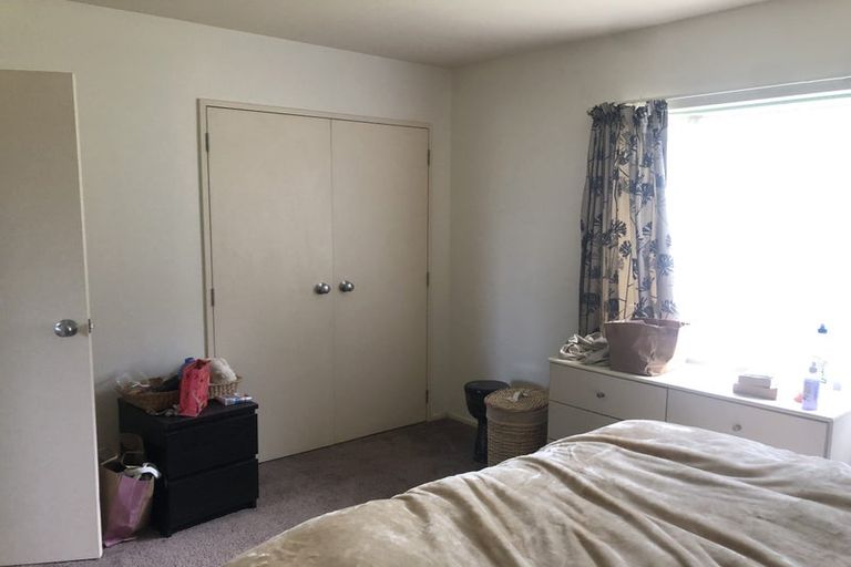 Photo of property in 2/25 Sapphire Place, Bayview, Auckland, 0629