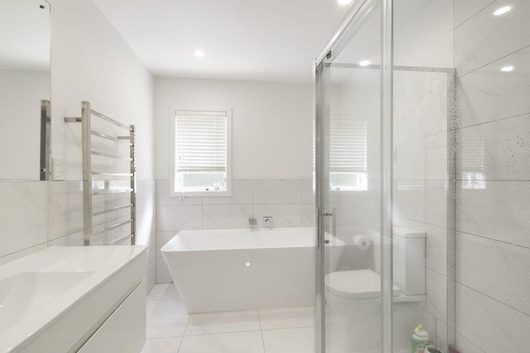 Photo of property in 8 Nadia Grove, Khandallah, Wellington, 6035