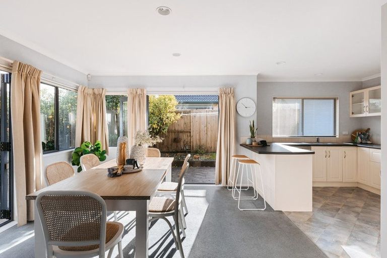 Photo of property in 53 Dalton Drive, Papamoa Beach, Papamoa, 3118