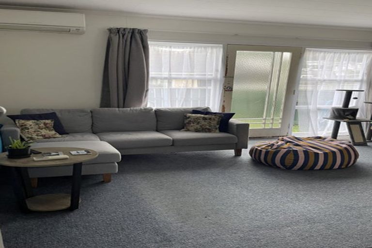 Photo of property in 2/29 Priscilla Crescent, Kingston, Wellington, 6021