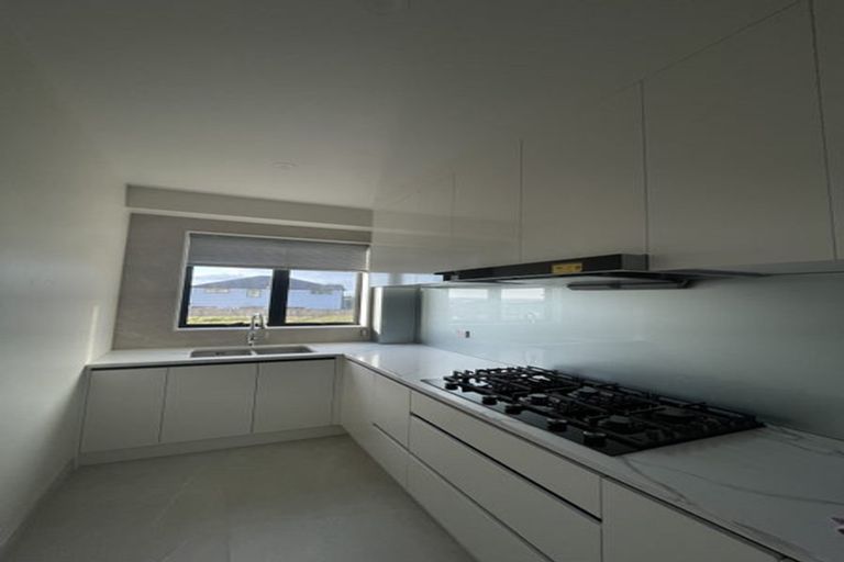 Photo of property in 323 Flat Bush School Road, Flat Bush, Auckland, 2019