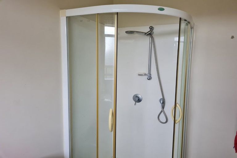 Photo of property in 2/17 Waimairi Road, Upper Riccarton, Christchurch, 8041