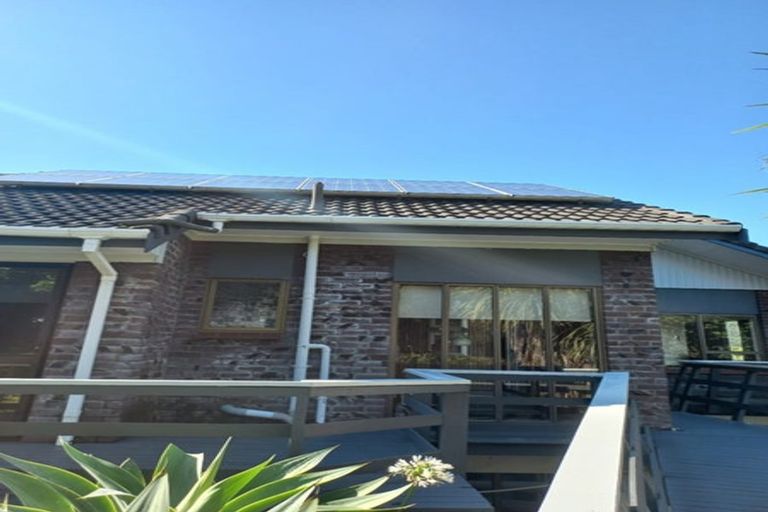 Photo of property in 1070 Scenic Drive North, Swanson, Auckland, 0816