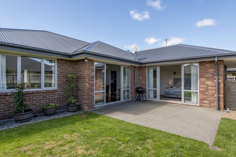 Photo of property in 7 Oakdene Place, Halswell, Christchurch, 8025