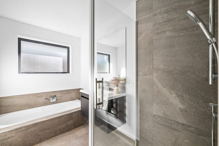 Photo of property in 11 Magnolia Drive, Springlands, Blenheim, 7201