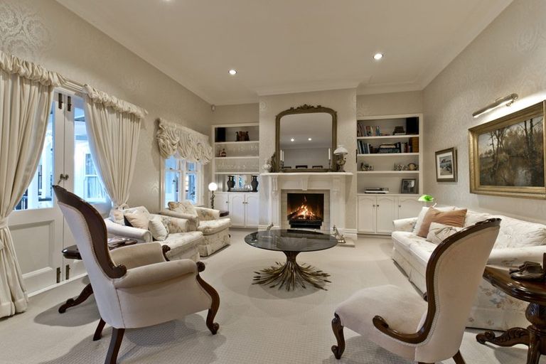 Photo of property in 9 Birchwood Grove, Greenhithe, Auckland, 0632