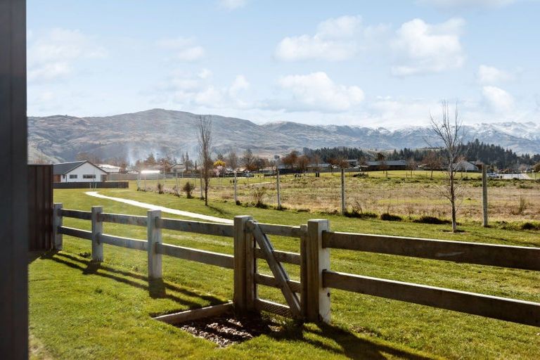 Photo of property in 11a Quigley Crescent, Cromwell, 9310