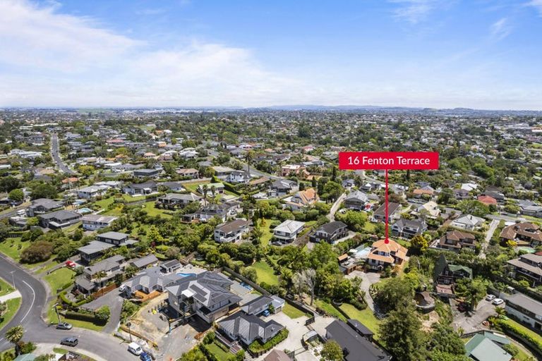 Photo of property in 16 Fenton Terrace, Cockle Bay, Auckland, 2014