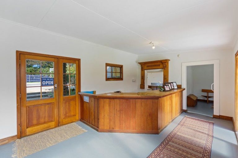 Photo of property in 3 State Highway 1, Otaki, 5512