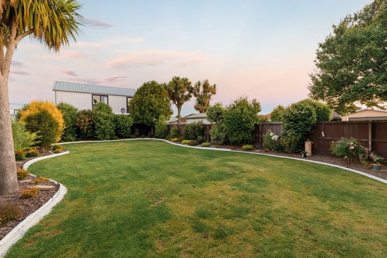 Photo of property in 238 Wainoni Road, Avondale, Christchurch, 8061