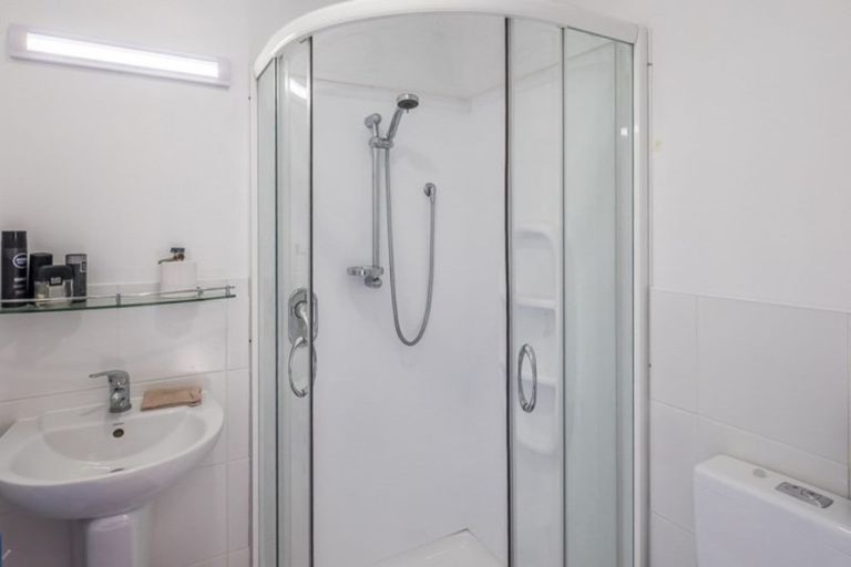 Photo of property in 92 Queens Road, Waikanae Beach, Waikanae, 5036