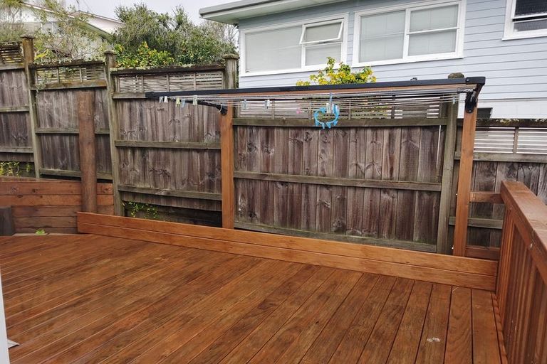 Photo of property in 16 Velma Road, Hillcrest, Auckland, 0627