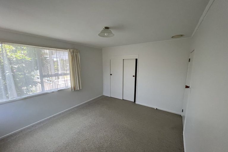 Photo of property in 27 Halberg Street, Glenfield, Auckland, 0629