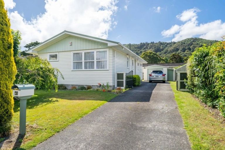 Photo of property in 41 Holdsworth Avenue, Trentham, Upper Hutt, 5018