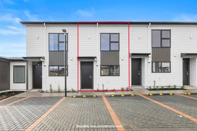 Photo of property in 12/32 Tapuwae Way, Mangere Bridge, 2022