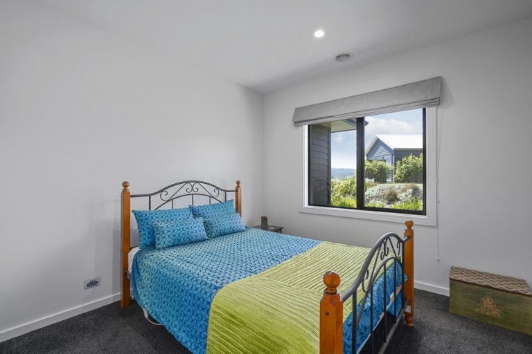 Photo of property in 38 Peregrine Place, Kinloch, Taupo, 3377