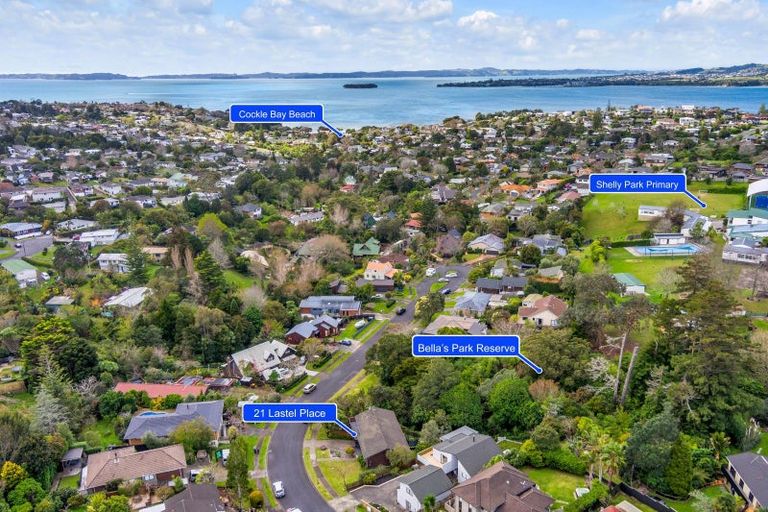 Photo of property in 21 Lastel Place, Shelly Park, Auckland, 2014