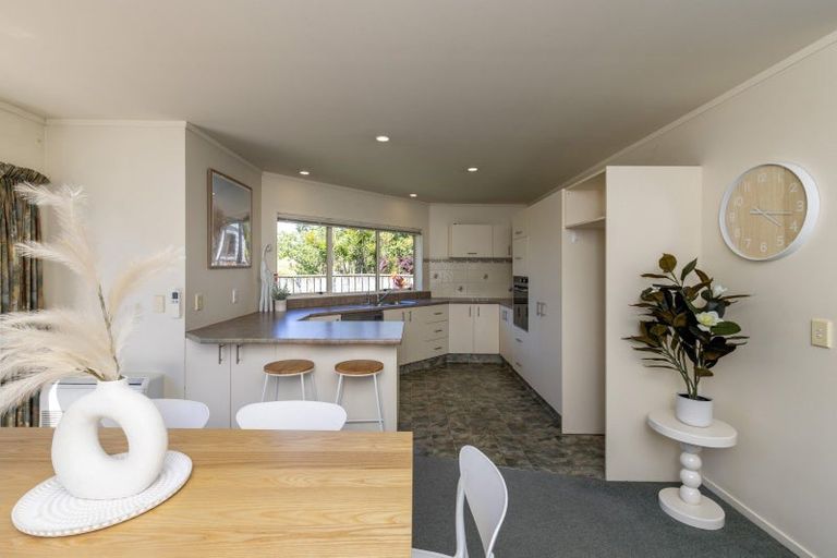 Photo of property in 22 Kowhai Grove, Raumati Beach, Paraparaumu, 5032