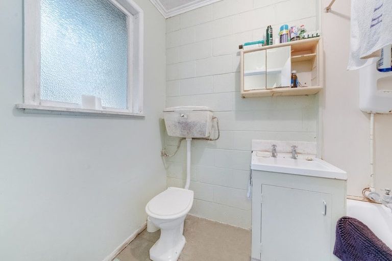 Photo of property in 5 Short Street, Manurewa East, Auckland, 2102