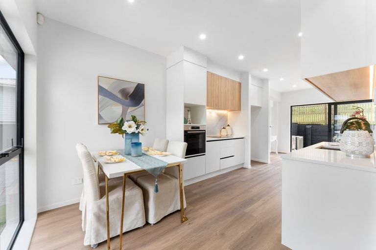 Photo of property in 16e Saint Catherine Crescent, West Harbour, 0618