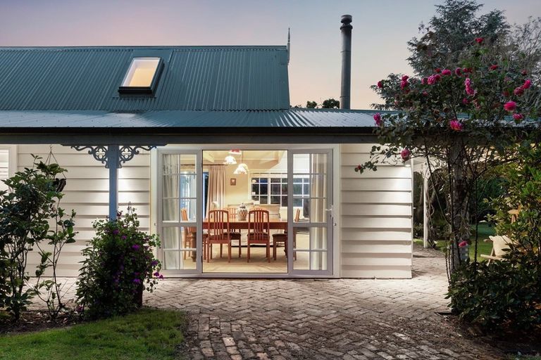 Photo of property in 42 Kayelene Place, Omokoroa, 3114