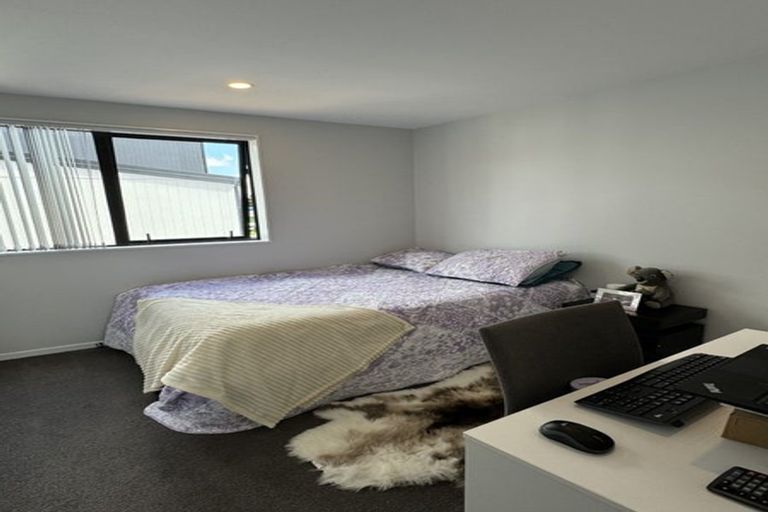 Photo of property in 2/119 Bruce Mclaren Road, Henderson, Auckland, 0612