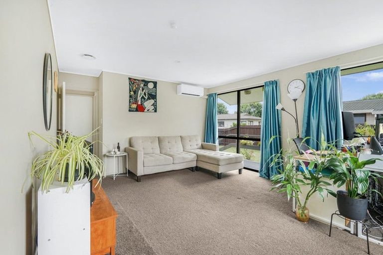 Photo of property in 86 Oakfield Crescent, Pukete, Hamilton, 3200