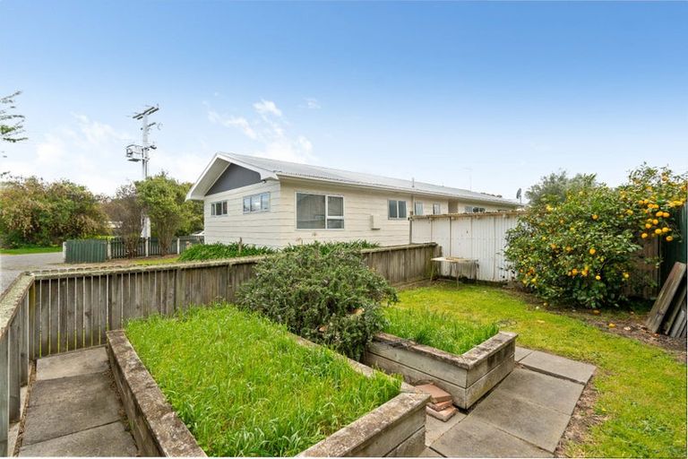 Photo of property in 12-14 Cork Street, Martinborough, 5711