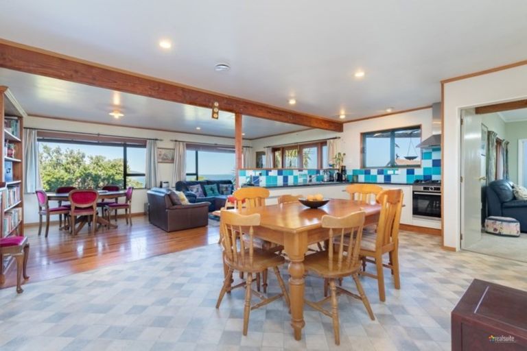 Photo of property in 128 Motuhara Road, Plimmerton, Porirua, 5026