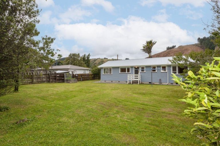 Photo of property in 17 Buckley Grove, Paraparaumu, 5032