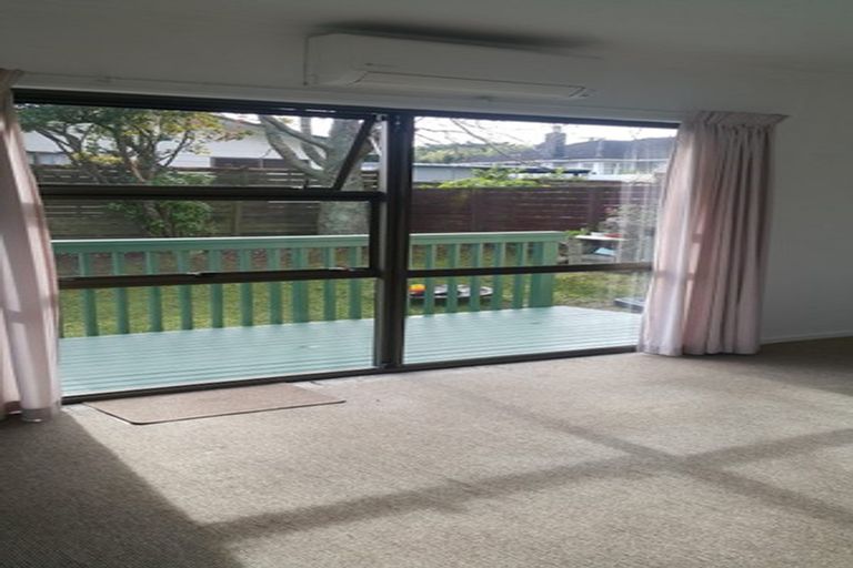 Photo of property in 4/448 Glenfield Road, Glenfield, Auckland, 0629