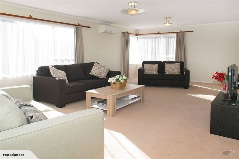 Photo of property in 4 Swinford Crescent, Johnsonville, Wellington, 6037