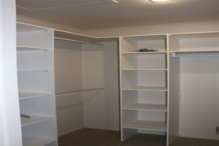 Photo of property in 68 Ngahue Drive, Stonefields, Auckland, 1072