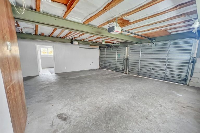 Photo of property in 1/44 Old Lake Road, Narrow Neck, Auckland, 0624