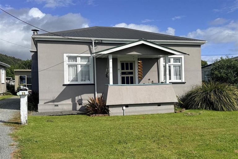 Photo of property in 25 Richmond Street, Cobden, Greymouth, 7802