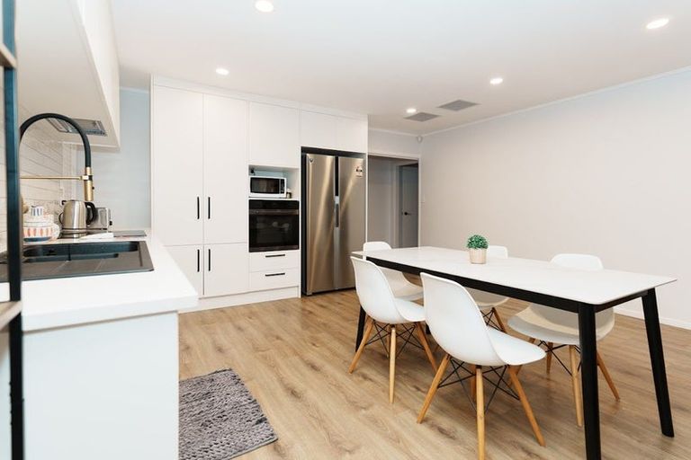 Photo of property in 26 Toru Street, Te Atatu Peninsula, Auckland, 0610