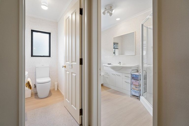 Photo of property in 17 Greenwood Place, Fitzherbert, Palmerston North, 4410