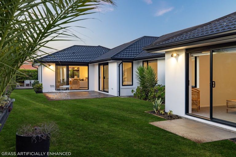 Photo of property in 4 Sandpiper Place, Waimairi Beach, Christchurch, 8083