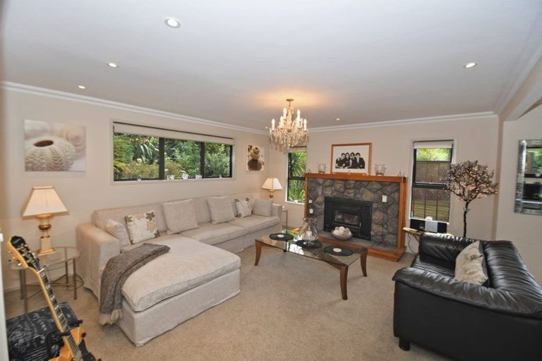 Photo of property in 2 Wonderview Road, Leigh, 0985