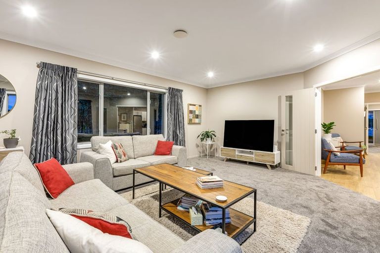 Photo of property in 4 Peel Lane, Aotea, Porirua, 5024