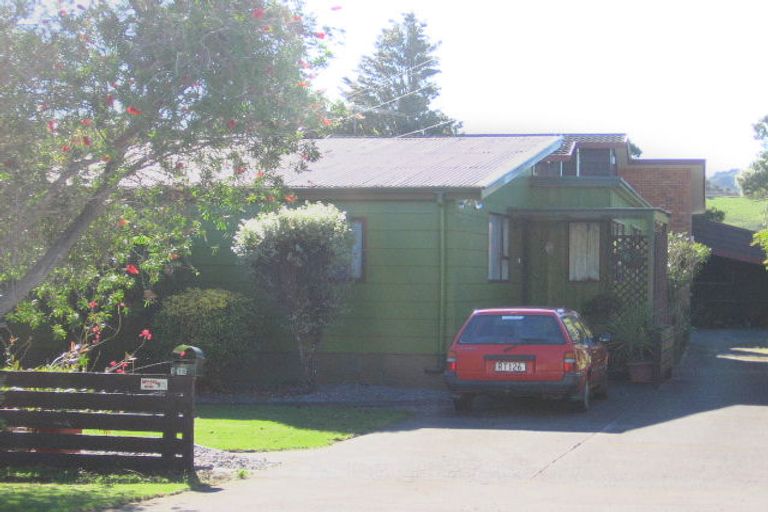 Photo of property in 1/15 Otanerua Road, Hatfields Beach, Orewa, 0931