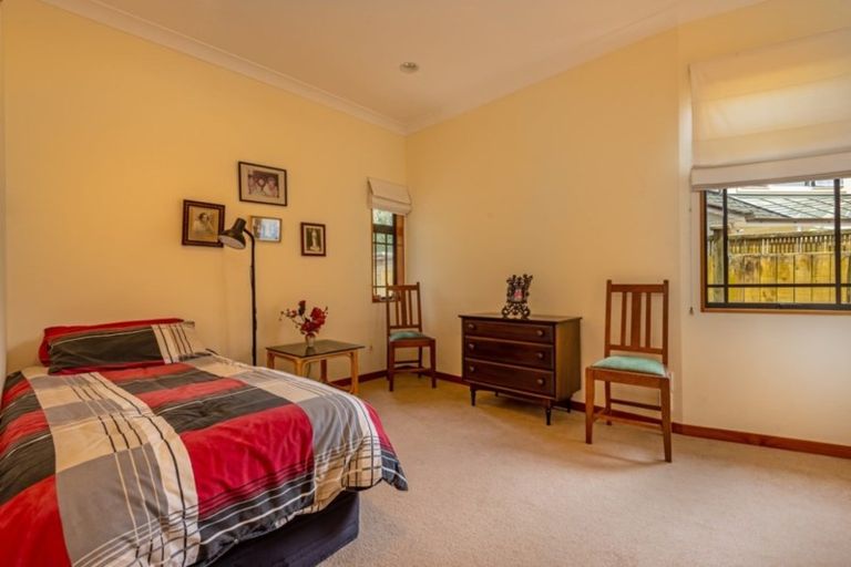 Photo of property in 2 Heritage Place, Terrace End, Palmerston North, 4410