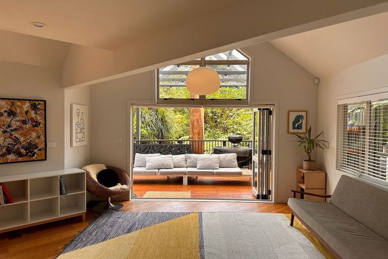 Photo of property in 61 Otitori Bay Road, Titirangi, Auckland, 0604