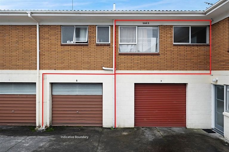 Photo of property in 5/15a Oates Road, Glen Eden, Auckland, 0602