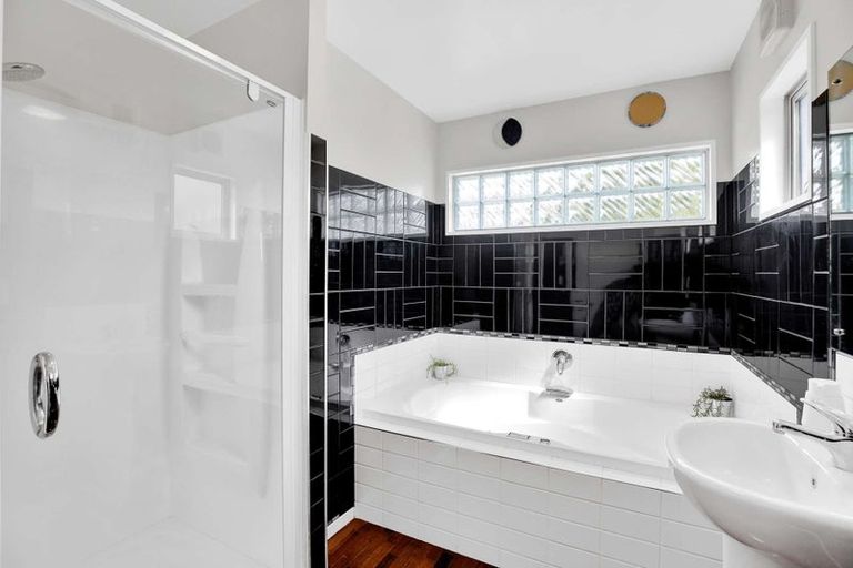 Photo of property in 3 Ledger Lane, Mount Pleasant, Christchurch, 8081
