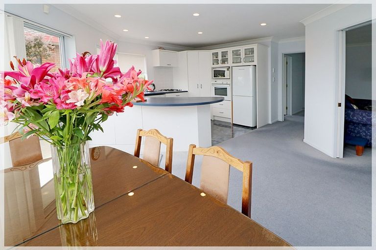 Photo of property in 2 Meretini Place, Foxton, 4814