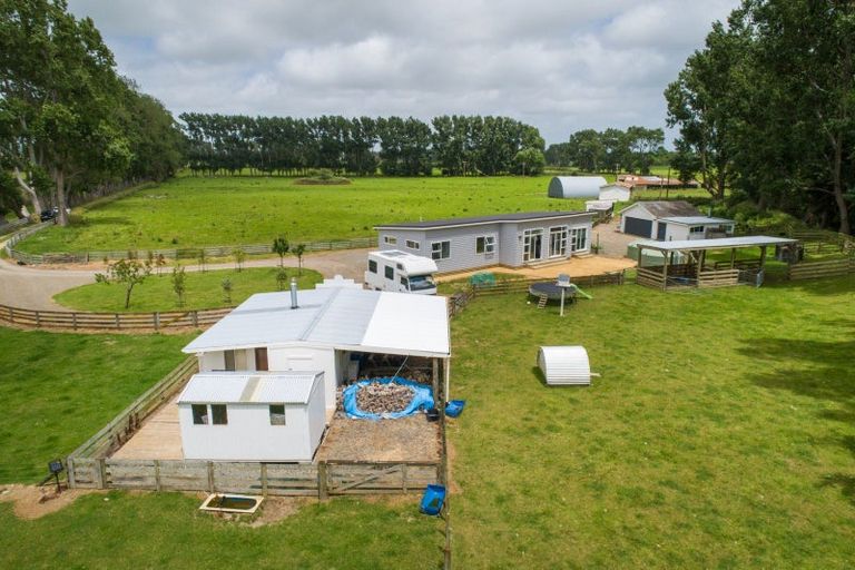 Photo of property in 78 Tamatarau Road, Tokomaru, Palmerston North, 4474