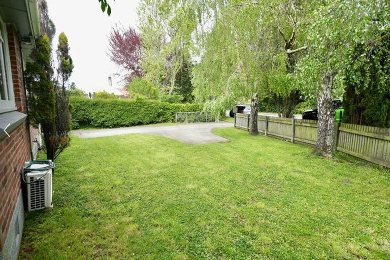 Photo of property in 9 Manawatu Street, Hokowhitu, Palmerston North, 4410