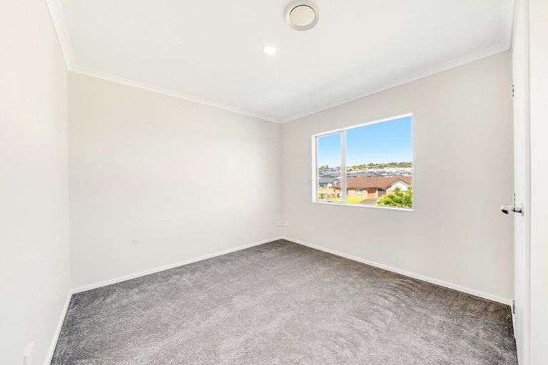 Photo of property in 2 Dunaff Place, Flat Bush, Auckland, 2019